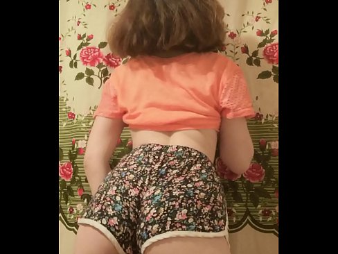❤️ 性感的年轻宝贝在镜头前脱下她的短裤 ❤ Porno vk﹏﹏