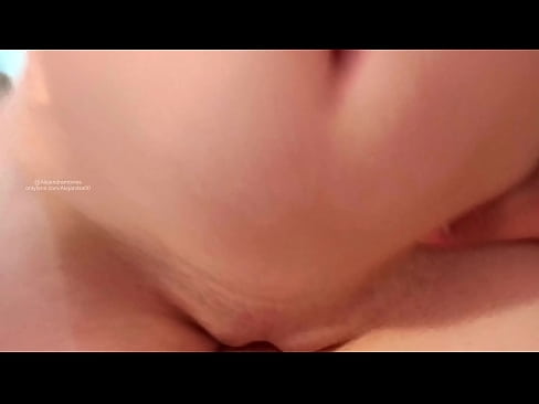 ❤️ 睡在姐姐的房间里,就这样被吵醒了 ❤ Porno vk﹏﹏