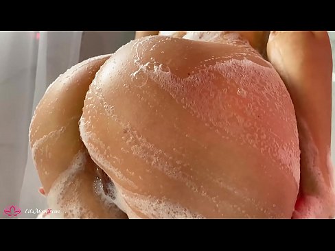 ❤️ 布鲁内特在淋浴时用振动器自慰阴部达到强烈的高潮 ❤ Porno vk﹏﹏