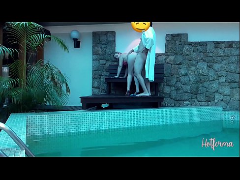 ❤️ 老板邀请女佣去泳池,却忍不住要来个热辣的 ❤ Porno vk﹏﹏